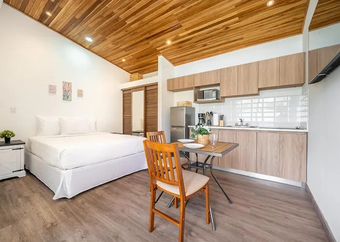 Walk To Shops & Eats! Cozy Playas Del Apartment